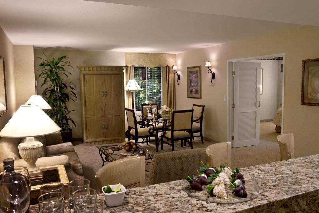 Grosvenor House, A Luxury Collection Hotel