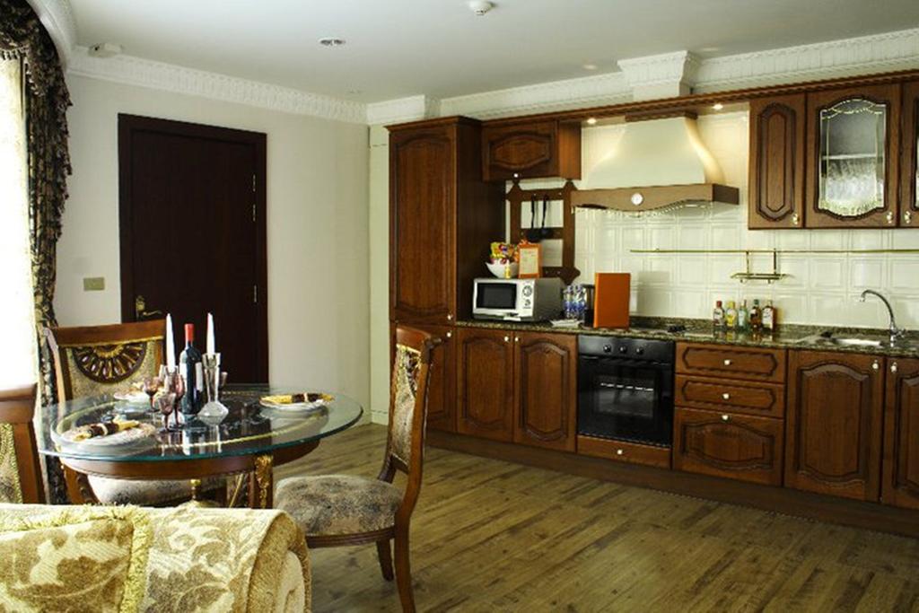Grosvenor House, A Luxury Collection Hotel