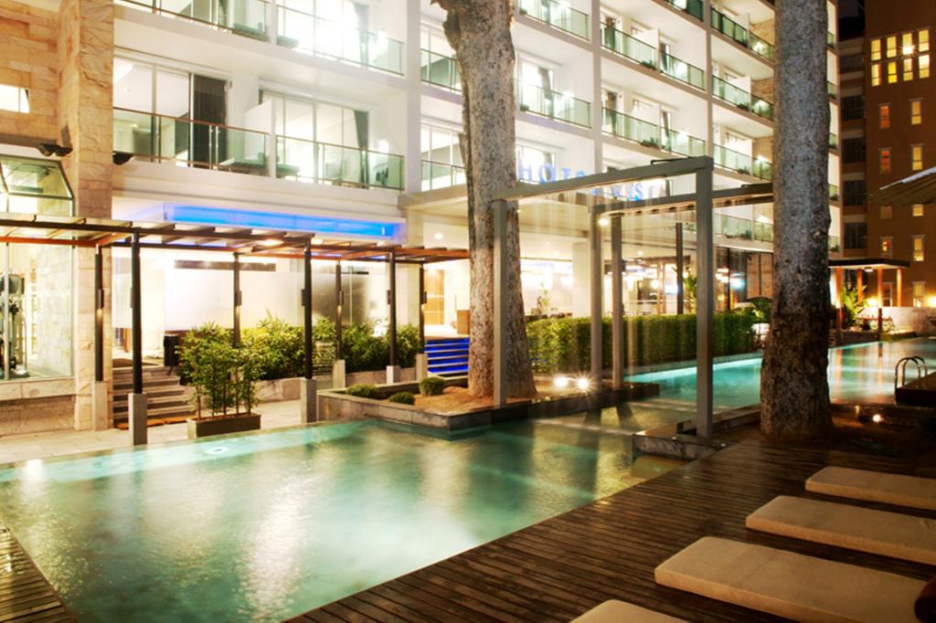 Grosvenor House, A Luxury Collection Hotel