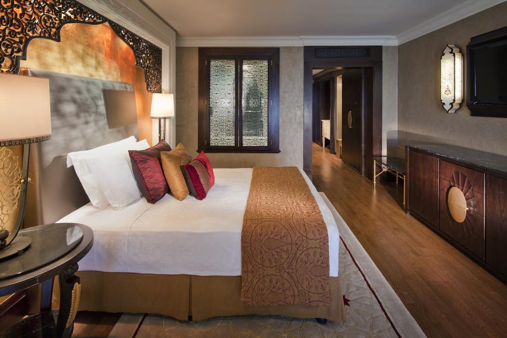 Grosvenor House, A Luxury Collection Hotel