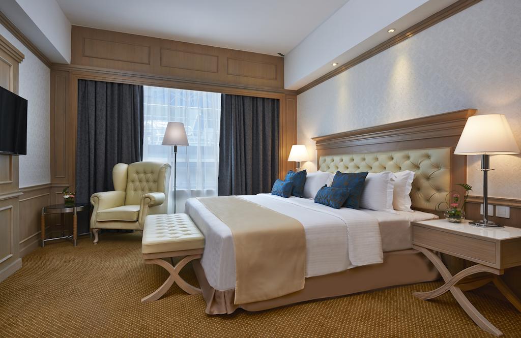 Grosvenor House, A Luxury Collection Hotel